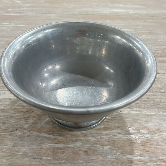 Vintage Fred Rogers aluminum stand serving bowl Hong Kong - Picture 3 of 6